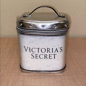 SOLD☀️Victoria’s Secret Makeup Bag